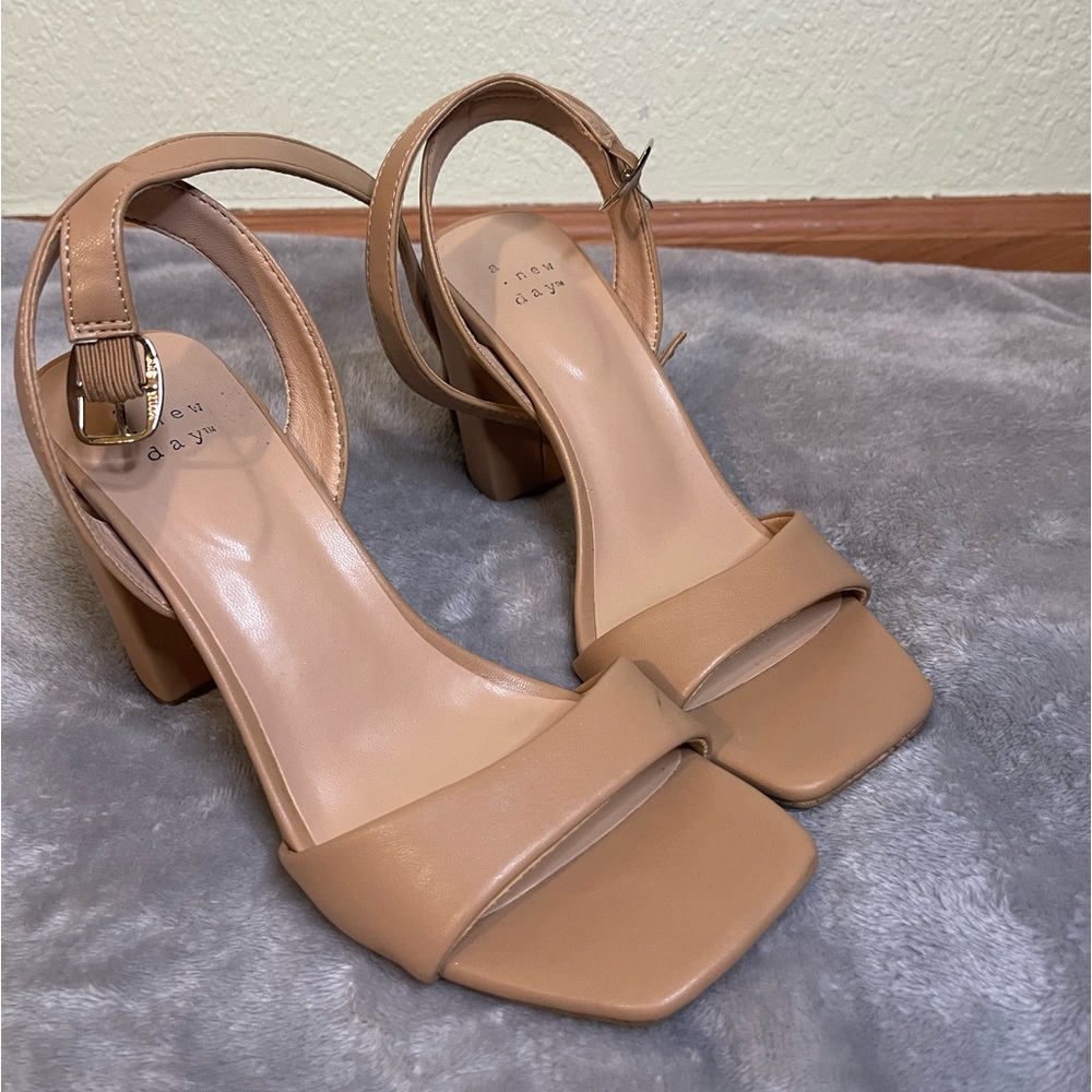 tan heels